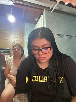 Snapshot of alissonfernandez_ chatting on 02/20/26, 10:33 alissonfernandez online show from 02/20/26, 10:33