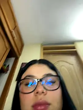 alissonfernandez  online show from 11/22/25, 10:30