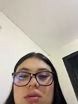 alissonfernandez  online show from 04/24/26, 10:12
