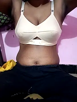 Snapshot of Villageammu18 chatting on 04/12/26, 09:45 Villageammu18 online show from 04/12/26, 09:45