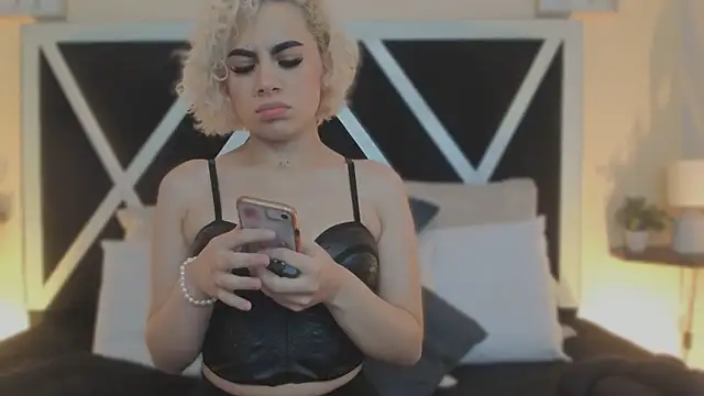 marian pinzon online show from 12/23/25, 02:33