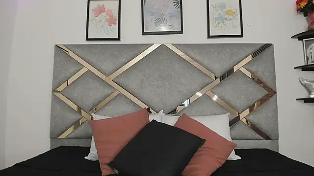 Snapshot of marian_pinzon chatting on 02/14/25, 02:50 marian pinzon online show from 02/14/25, 02:50