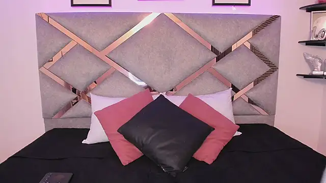 Snapshot of marian_pinzon chatting on 02/19/25, 03:06 marian pinzon online show from 02/19/25, 03:06