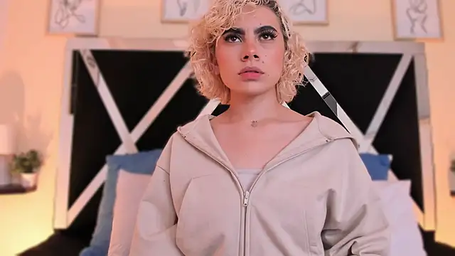 Snapshot of marian_pinzon chatting on 09/21/25, 02:49 marian pinzon online show from 09/21/25, 02:49