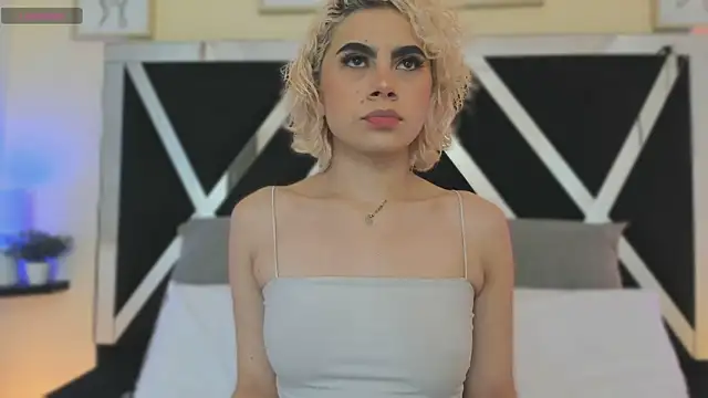 Snapshot of marian_pinzon chatting on 09/10/25, 02:32 marian pinzon online show from 09/10/25, 02:32