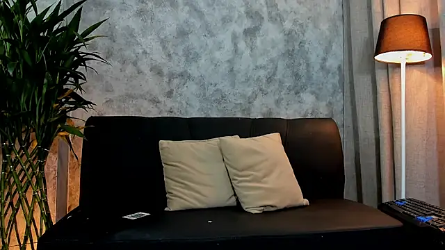 boyc022  online show from 10/18/25, 02:24