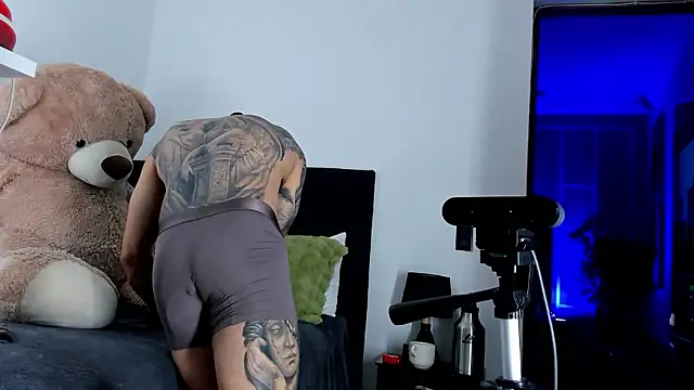 boyc022  online show from 01/15/26, 03:32