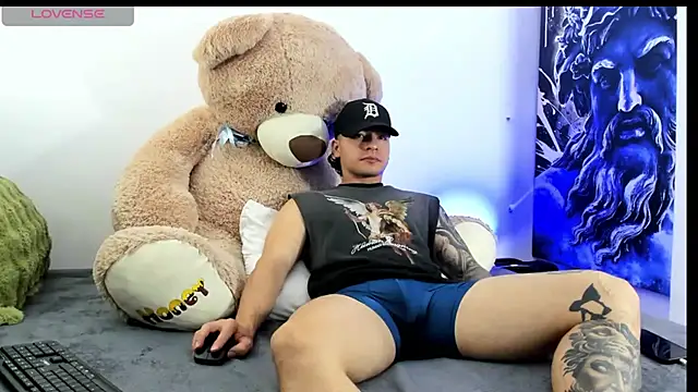 boyc022  online show from 01/14/26, 02:15