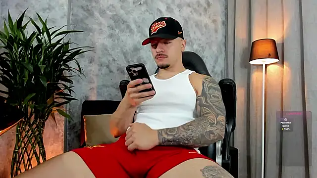 boyc022  online show from 04/10/26, 01:07