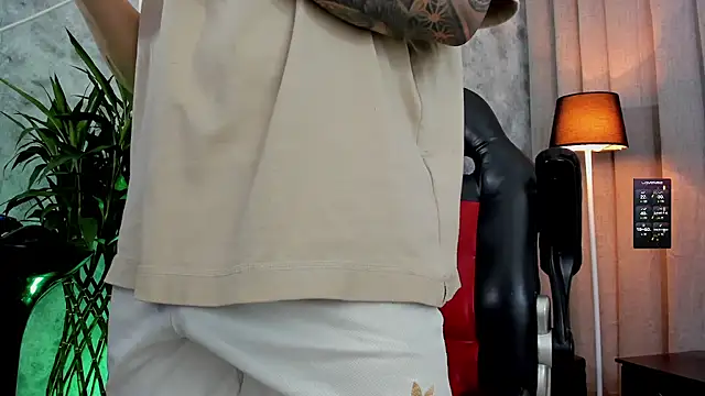 boyc022  online show from 09/21/25, 02:39