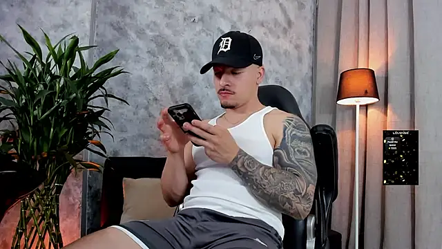 boyc022  online show from 03/07/26, 01:56