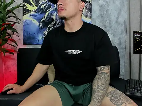 boyc022  online show from 02/11/26, 02:22