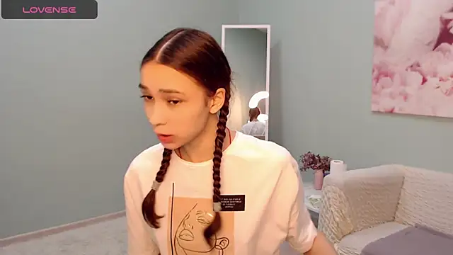 Snapshot of AmyJonas chatting on 03/14/25, 04:43 AmyJonas online show from 03/14/25, 04:43
