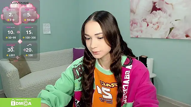 Snapshot of AmyJonas chatting on 10/20/25, 04:25 AmyJonas online show from 10/20/25, 04:25