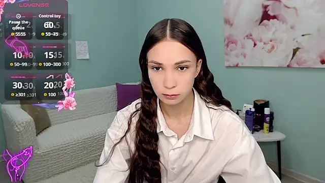Snapshot of AmyJonas chatting on 09/25/25, 04:18 AmyJonas online show from 09/25/25, 04:18