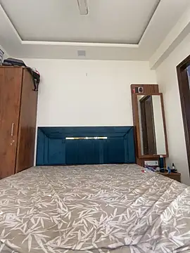 Snapshot of Emmy_kapoor chatting on 02/08/25, 09:35 Emmy kapoor online show from 02/08/25, 09:35