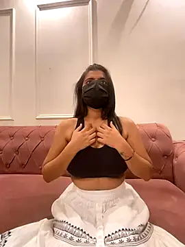 Emmy kapoor online show from 12/21/25, 10:10