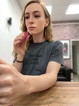  AngelMoon  online show from 09/18/25, 04:04