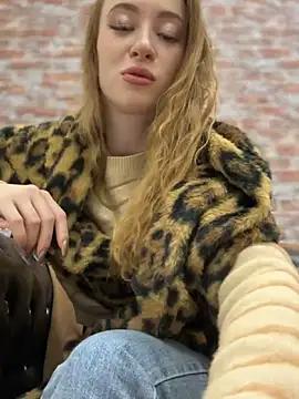  AngelMoon  online show from 10/29/25, 03:38