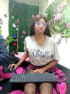 Snapshot of Ashanti_and__alejo chatting on 12/14/24, 06:30 Ashanti and alejo online show from 12/14/24, 06:30