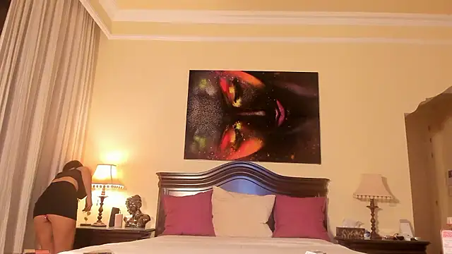 LunaMystyque online show from 03/18/26, 04:08