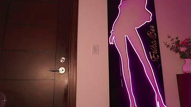 Snapshot of LunaMystyque chatting on 11/14/25, 08:12 LunaMystyque online show from 11/14/25, 08:12