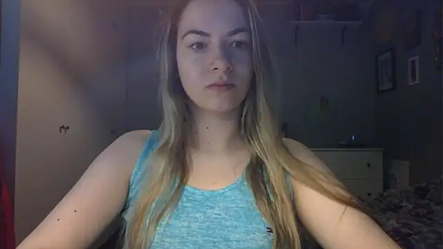 Snapshot of ROSIEx_sweet chatting on 04/16/26, 06:47 ROSIEx sweet online show from 04/16/26, 06:47