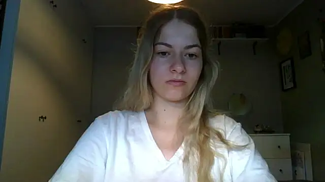 Snapshot of ROSIEx_sweet chatting on 09/09/25, 06:45 ROSIEx sweet online show from 09/09/25, 06:45