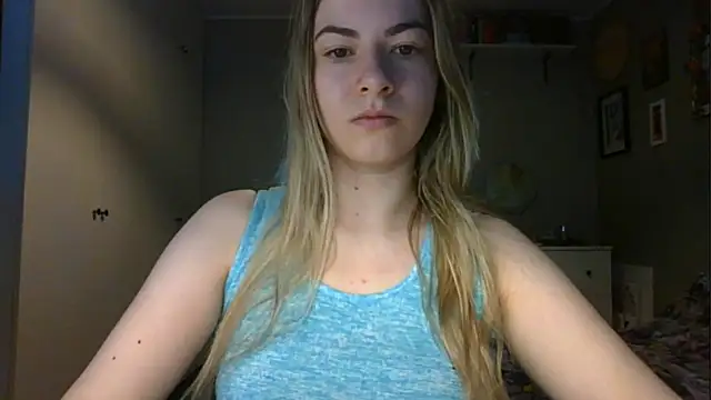 Snapshot of ROSIEx_sweet chatting on 04/10/26, 06:42 ROSIEx sweet online show from 04/10/26, 06:42