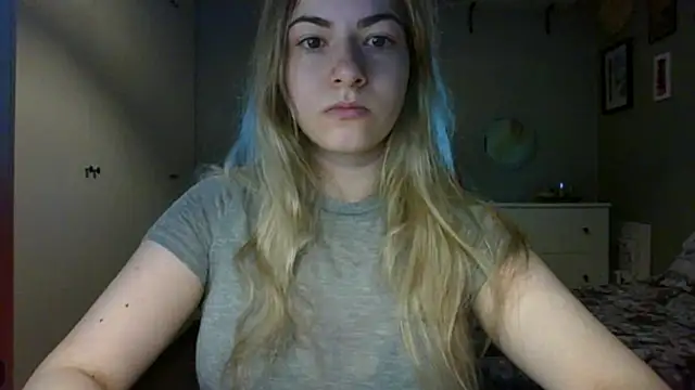 Snapshot of ROSIEx_sweet chatting on 04/22/26, 06:53 ROSIEx sweet online show from 04/22/26, 06:53