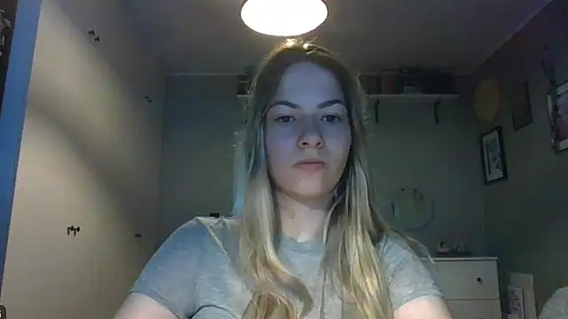 Snapshot of ROSIEx_sweet chatting on 09/16/25, 06:47 ROSIEx sweet online show from 09/16/25, 06:47