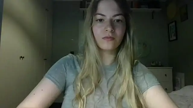 Snapshot of ROSIEx_sweet chatting on 09/22/25, 06:41 ROSIEx sweet online show from 09/22/25, 06:41