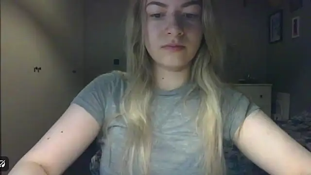 Snapshot of ROSIEx_sweet chatting on 05/15/26, 06:44 ROSIEx sweet online show from 05/15/26, 06:44