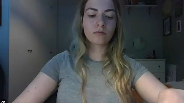 Snapshot of ROSIEx_sweet chatting on 07/14/26, 10:21 ROSIEx sweet online show from 07/14/26, 10:21