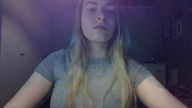 Snapshot of ROSIEx_sweet chatting on 04/21/26, 07:04 ROSIEx sweet online show from 04/21/26, 07:04