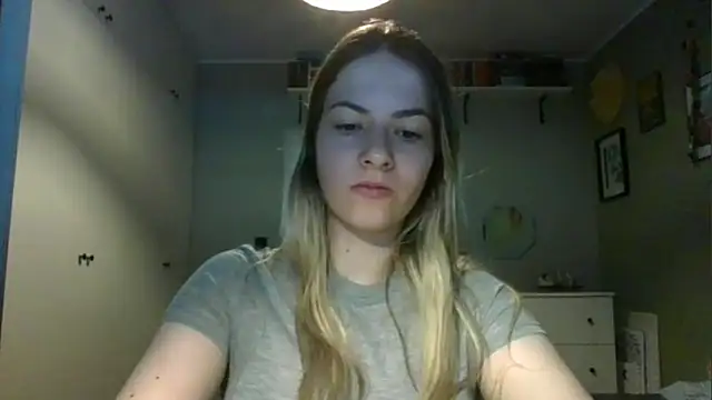 Snapshot of ROSIEx_sweet chatting on 09/17/25, 06:48 ROSIEx sweet online show from 09/17/25, 06:48
