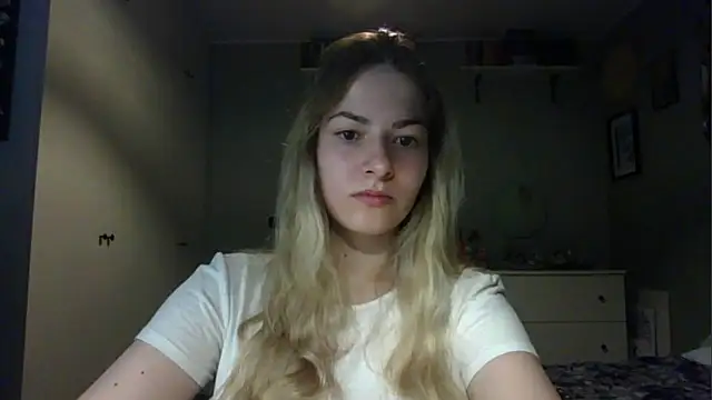 Snapshot of ROSIEx_sweet chatting on 10/07/25, 06:58 ROSIEx sweet online show from 10/07/25, 06:58