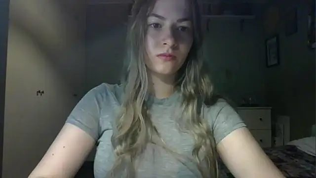 Snapshot of ROSIEx_sweet chatting on 10/13/25, 06:37 ROSIEx sweet online show from 10/13/25, 06:37