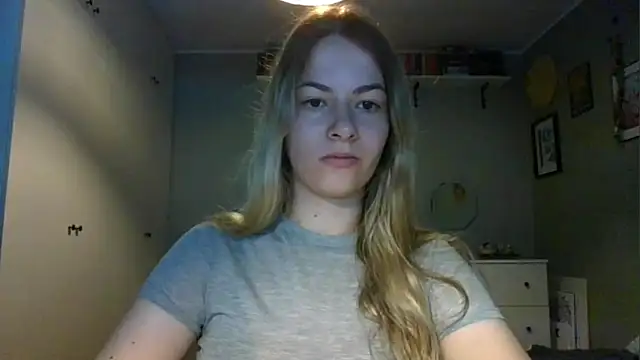Snapshot of ROSIEx_sweet chatting on 09/15/25, 06:47 ROSIEx sweet online show from 09/15/25, 06:47