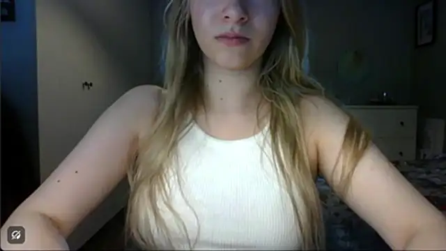 Snapshot of ROSIEx_sweet chatting on 05/04/26, 06:49 ROSIEx sweet online show from 05/04/26, 06:49