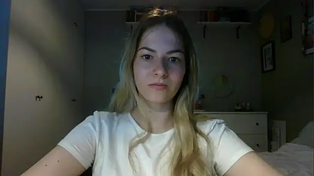 Snapshot of ROSIEx_sweet chatting on 09/23/25, 06:42 ROSIEx sweet online show from 09/23/25, 06:42