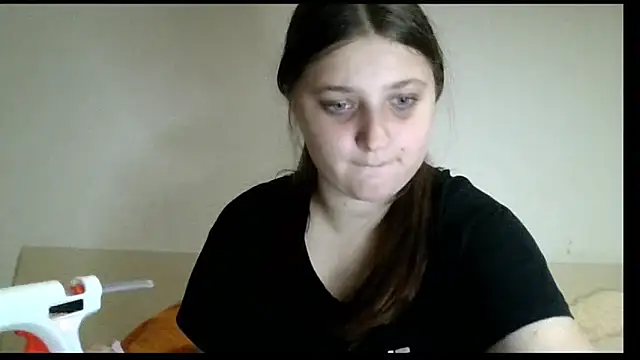 kila lo online show from 02/17/25, 06:06