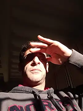 MrTamburine22 online show from 12/14/25, 02:11