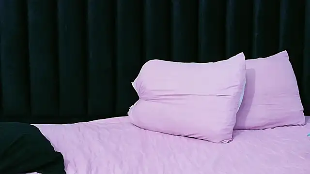 hornybarelylegalgirl online show from 04/09/26, 12:33