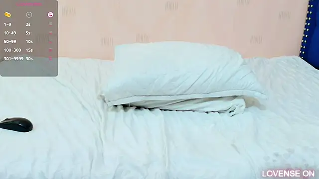 hornybarelylegalgirl online show from 03/18/25, 03:33