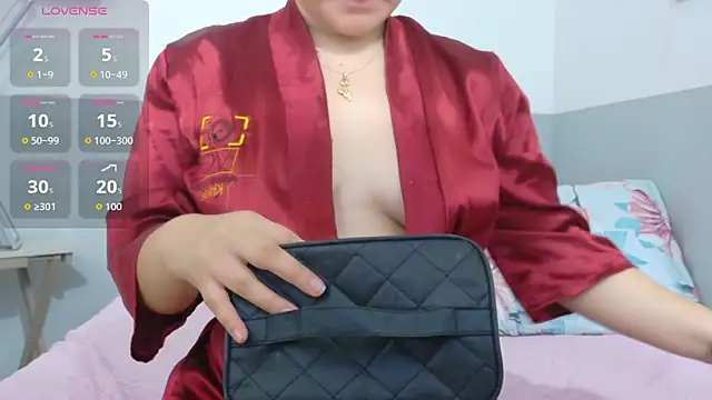 hornybarelylegalgirl online show from 03/23/26, 12:27