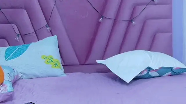 hornybarelylegalgirl online show from 03/25/26, 12:04