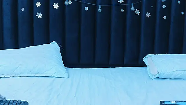 hornybarelylegalgirl online show from 12/14/25, 12:11