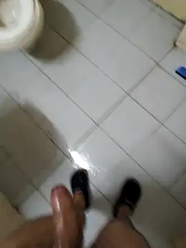 Snapshot of KeepCummingForYou73 chatting on 01/15/26, 05:38 KeepCummingForYou73 online show from 01/15/26, 05:38