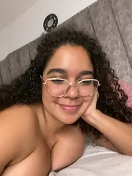 CoralHarmon online show from 09/19/25, 09:41